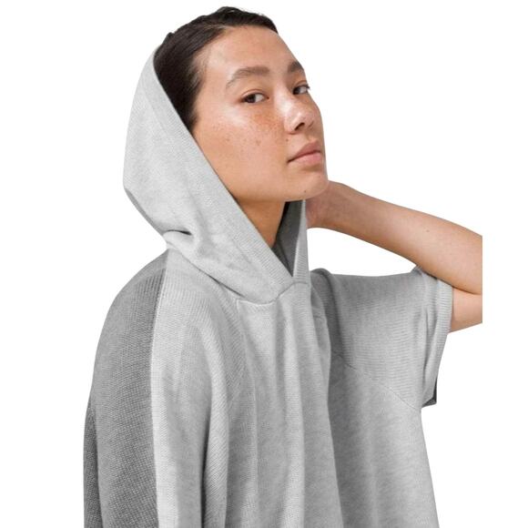 Lululemon Opened Up Poncho Cashlu Fabric Heathered Core Ultra Light Gray Sz M/L - Picture 5 of 16